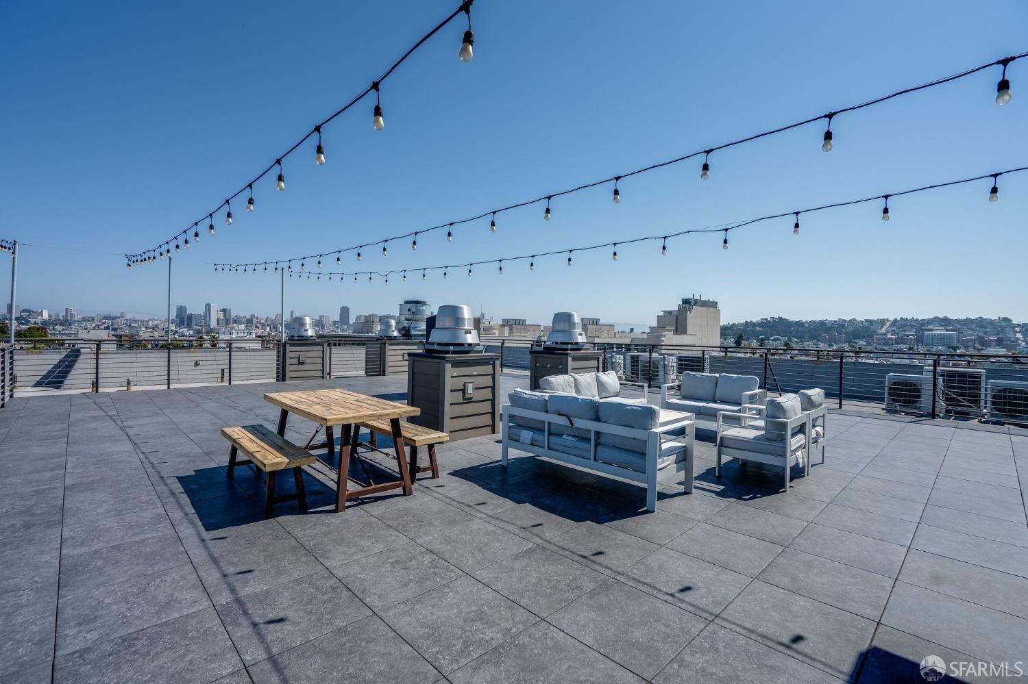 1188 Valencia Street # 305