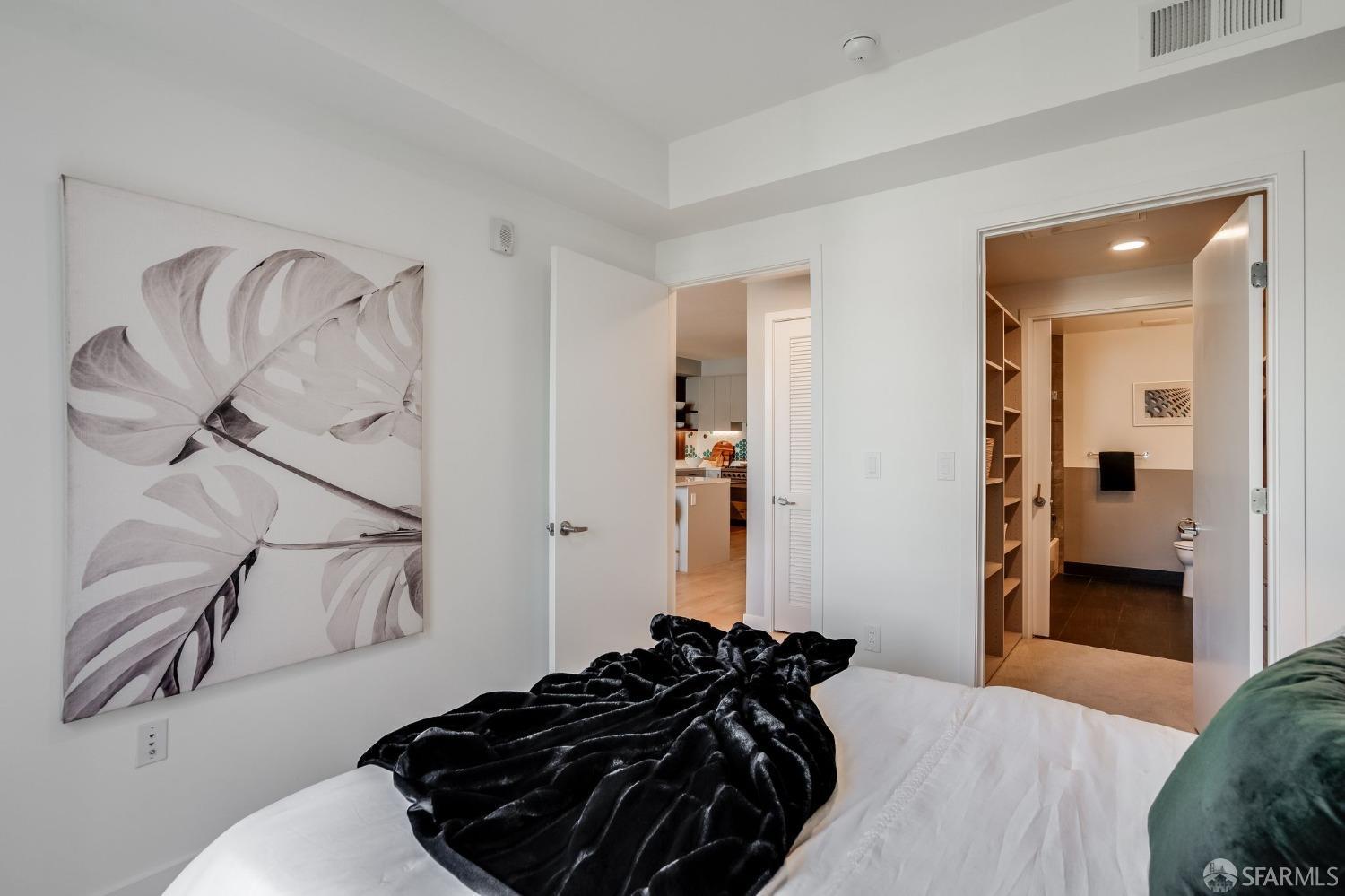 1188 Valencia Street # 305