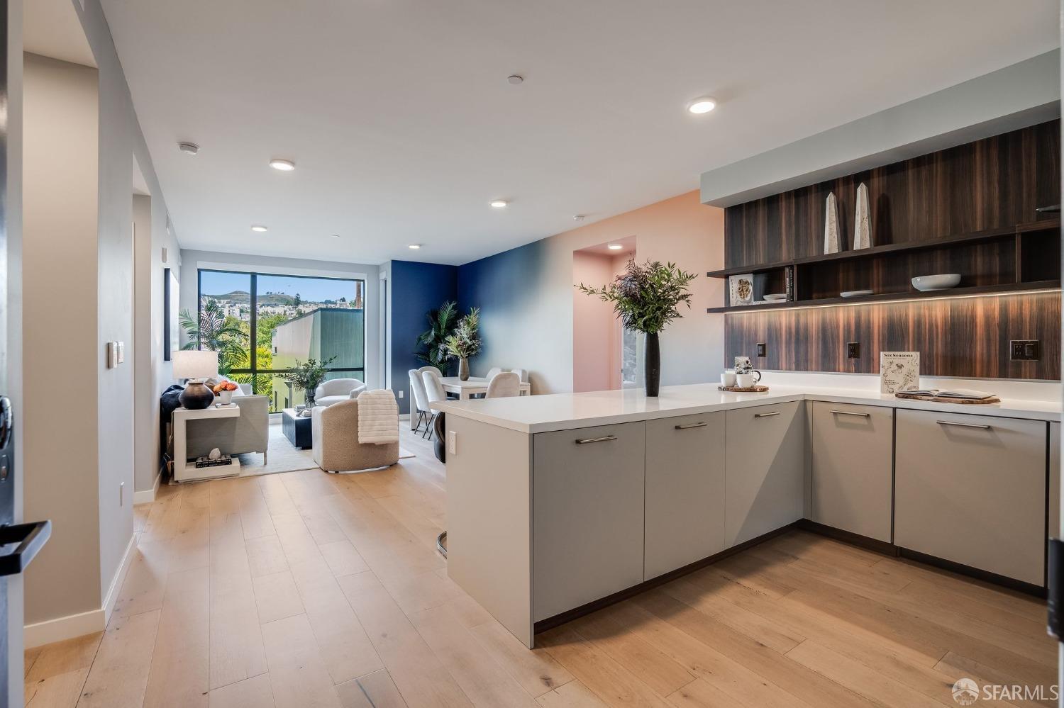 1188 Valencia Street # 305