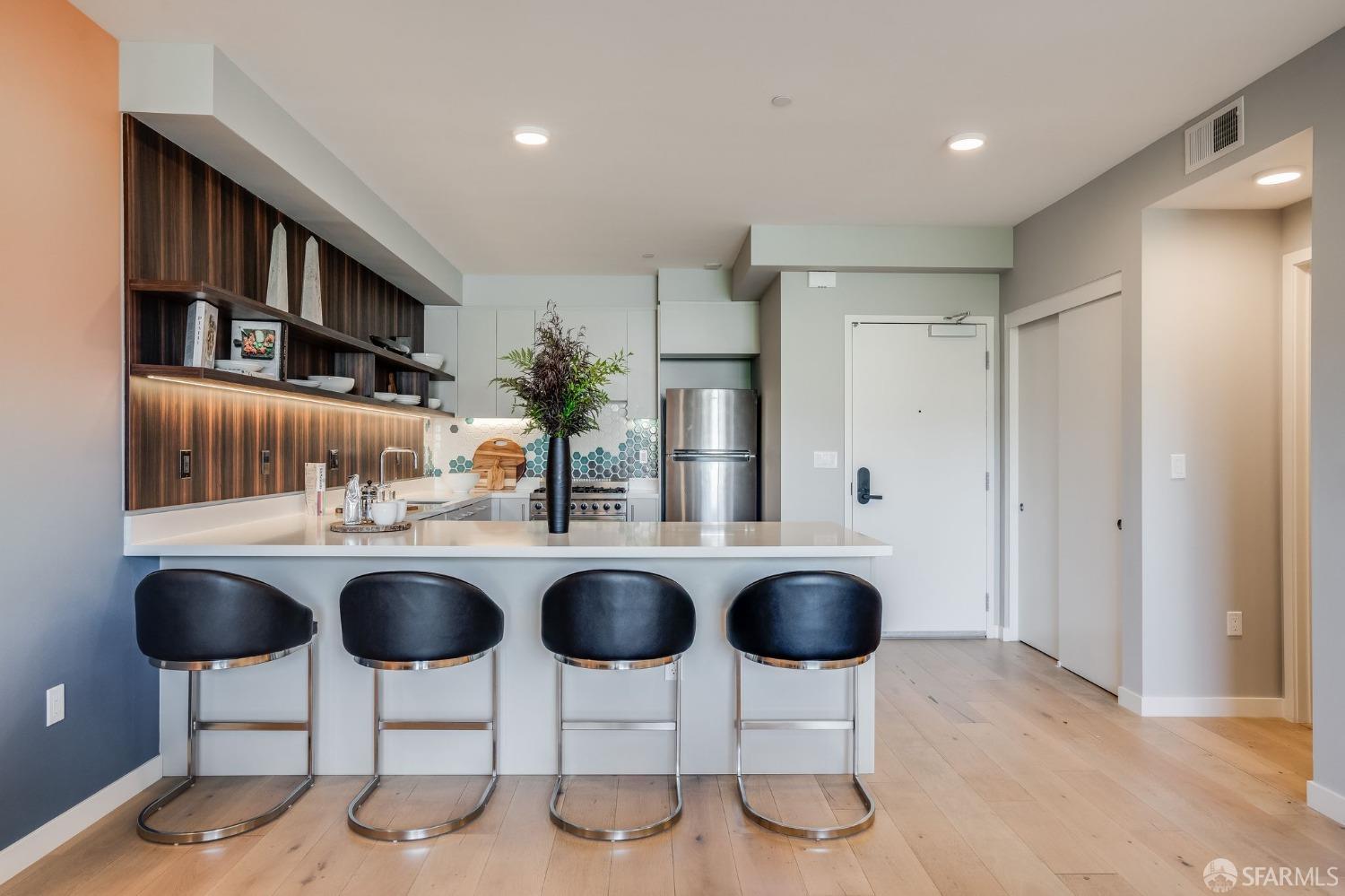 1188 Valencia Street # 305
