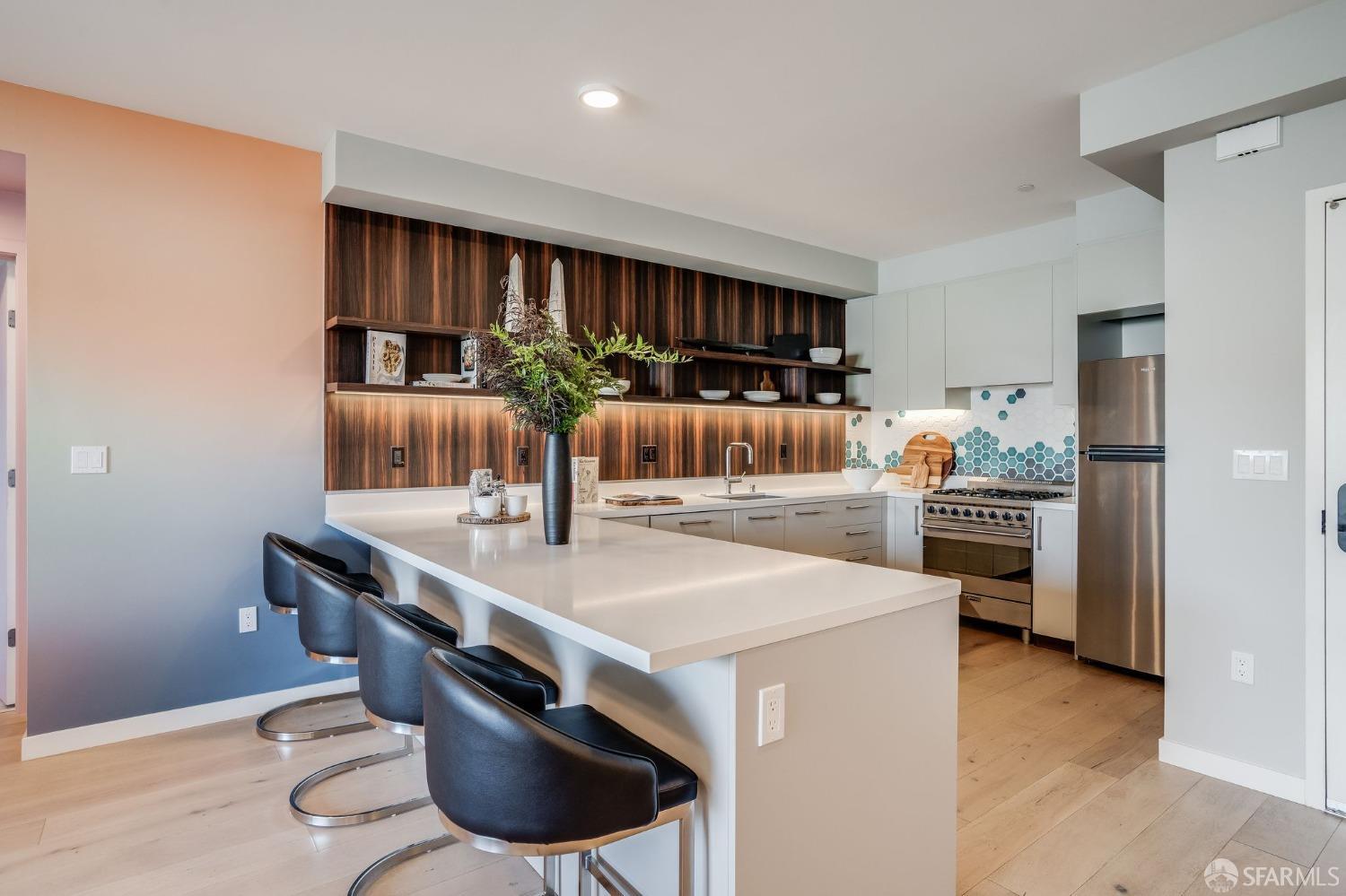 1188 Valencia Street # 305