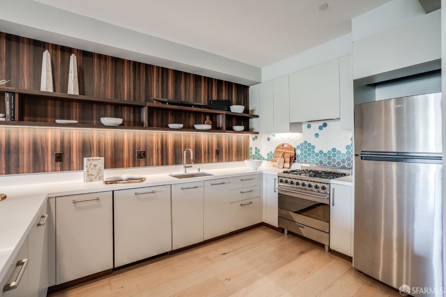 1188 Valencia Street # 305