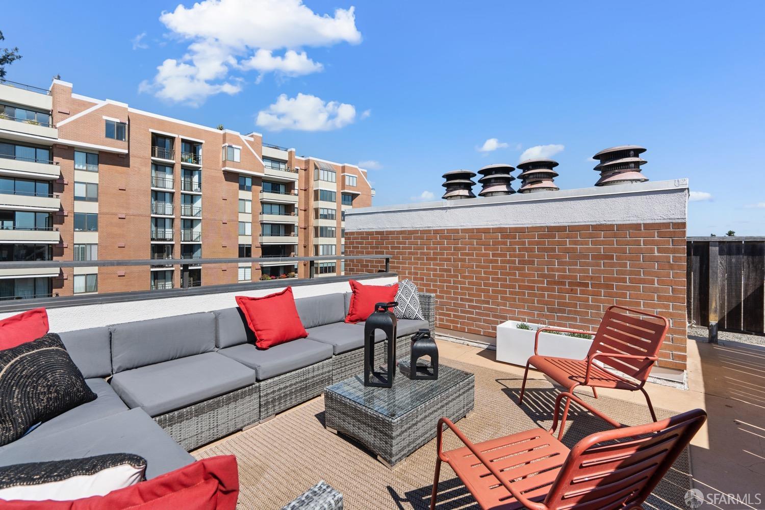101 Lombard Street # 418E