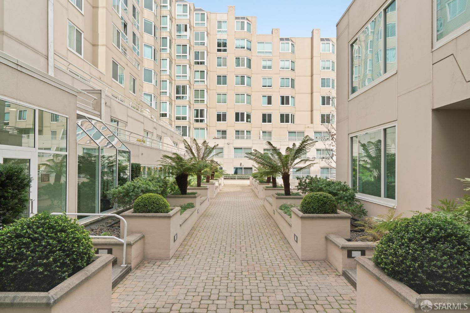 111 Chestnut Street # 405