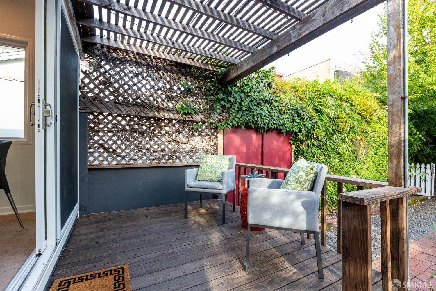 2410 Carleton Street