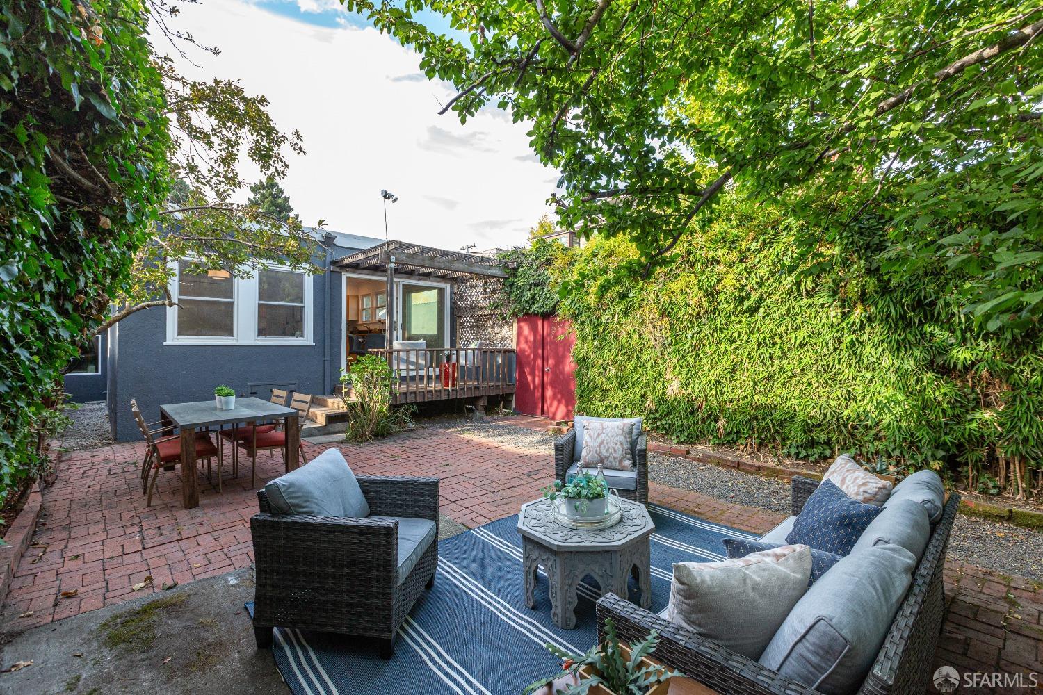 2410 Carleton Street