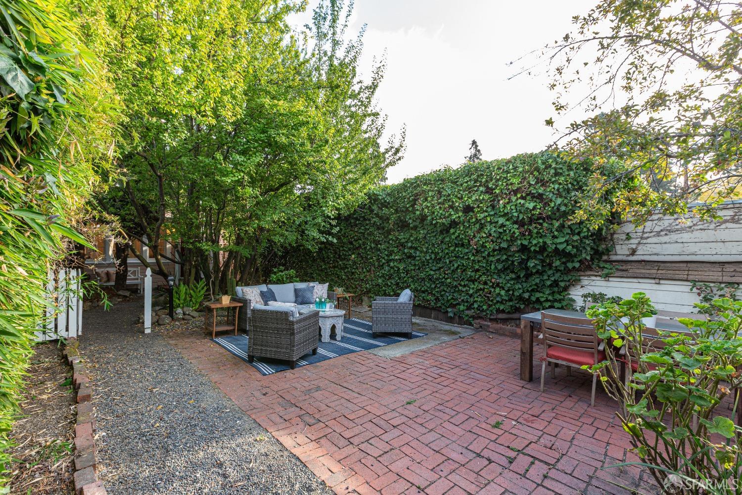 2410 Carleton Street