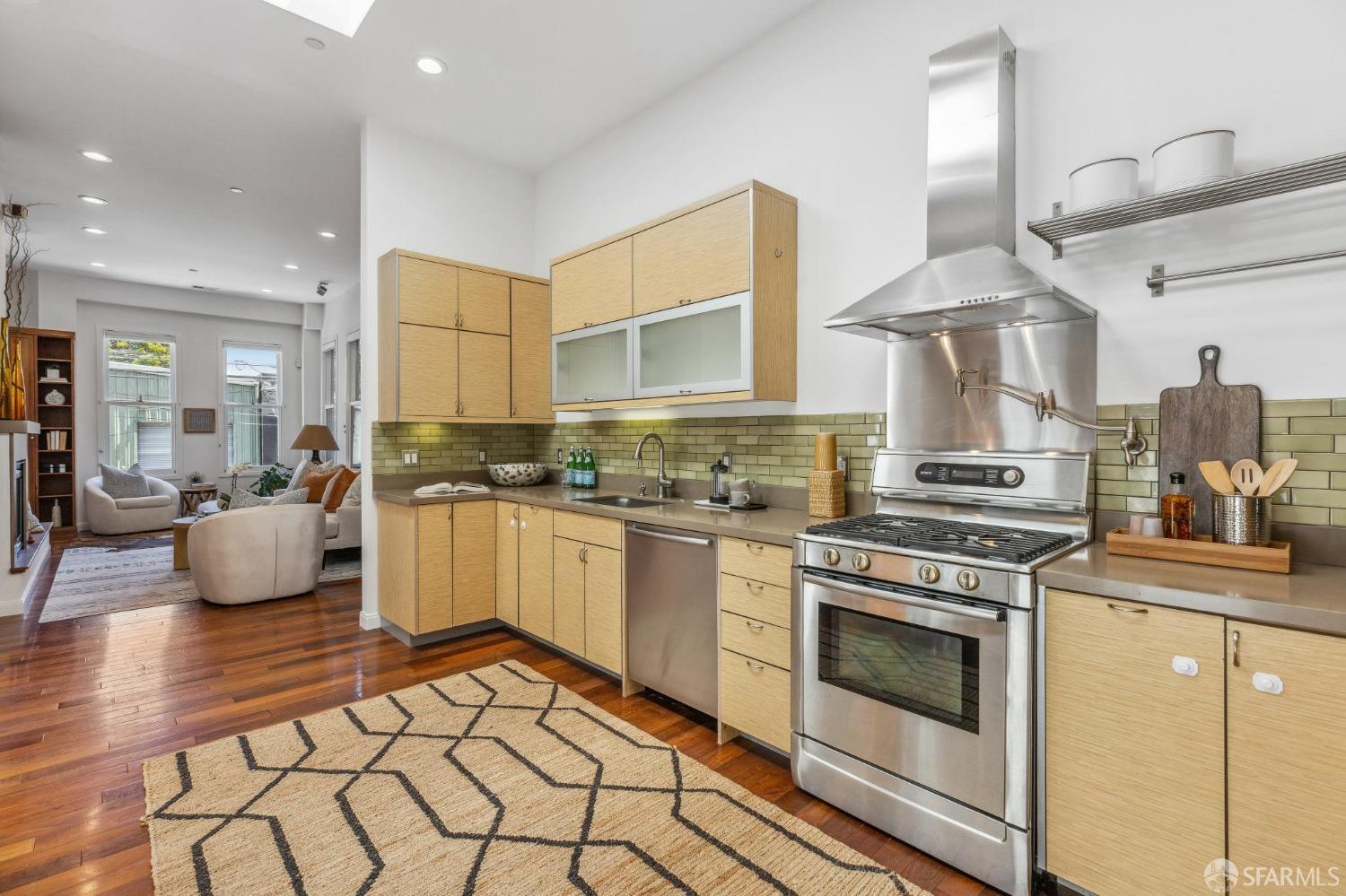 576 Shotwell Street # 3