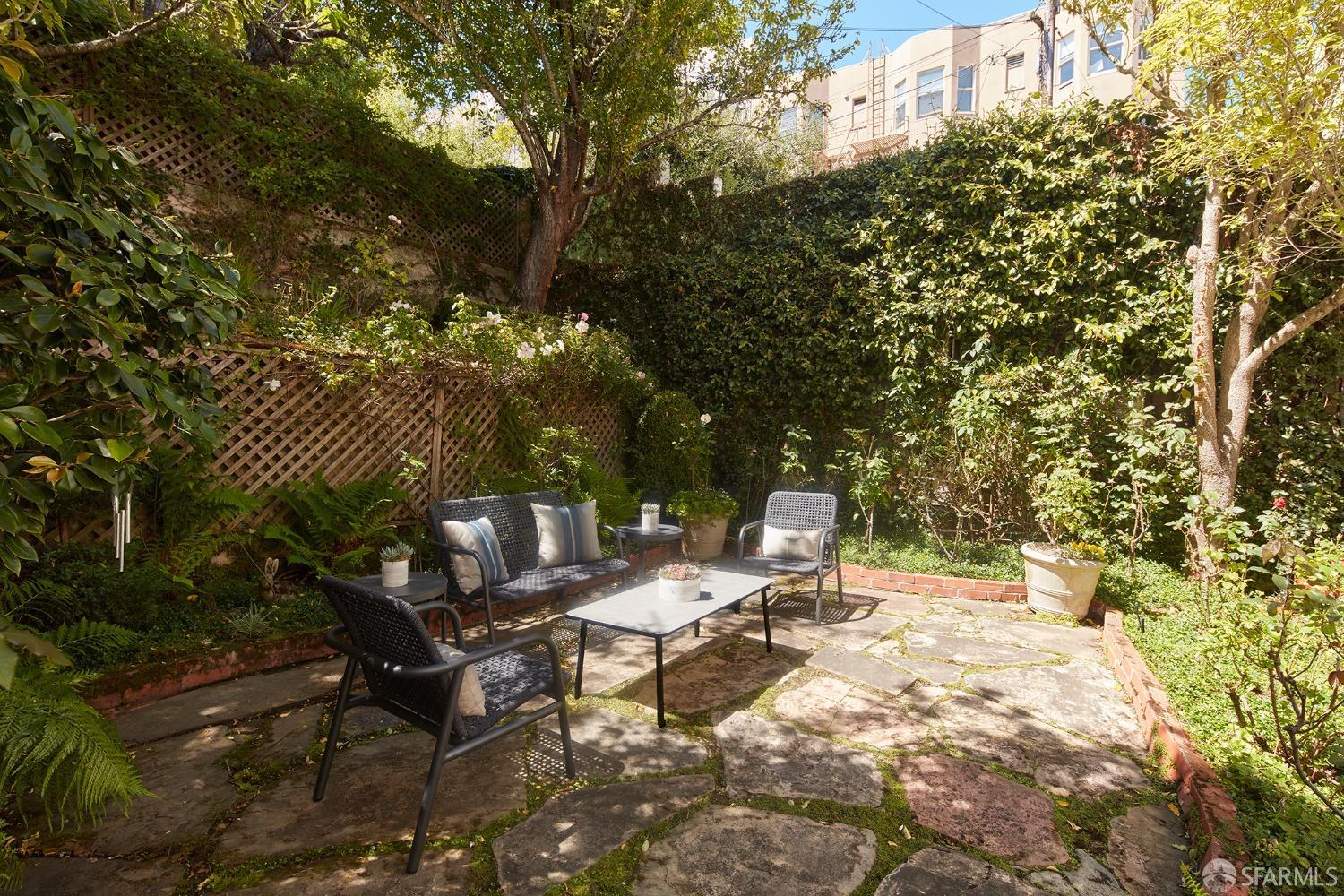 2827 Pierce Street