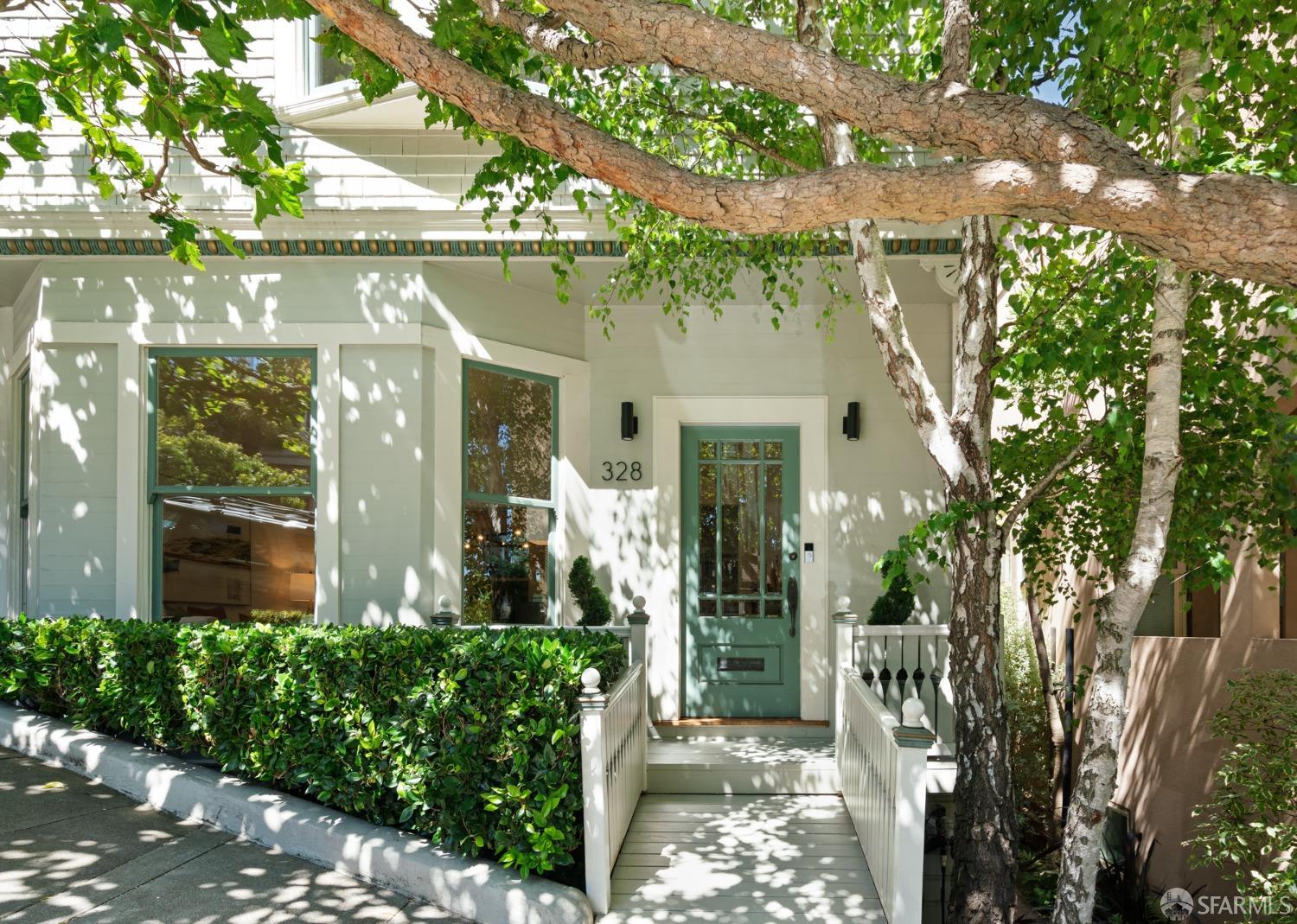 328 Caselli Avenue