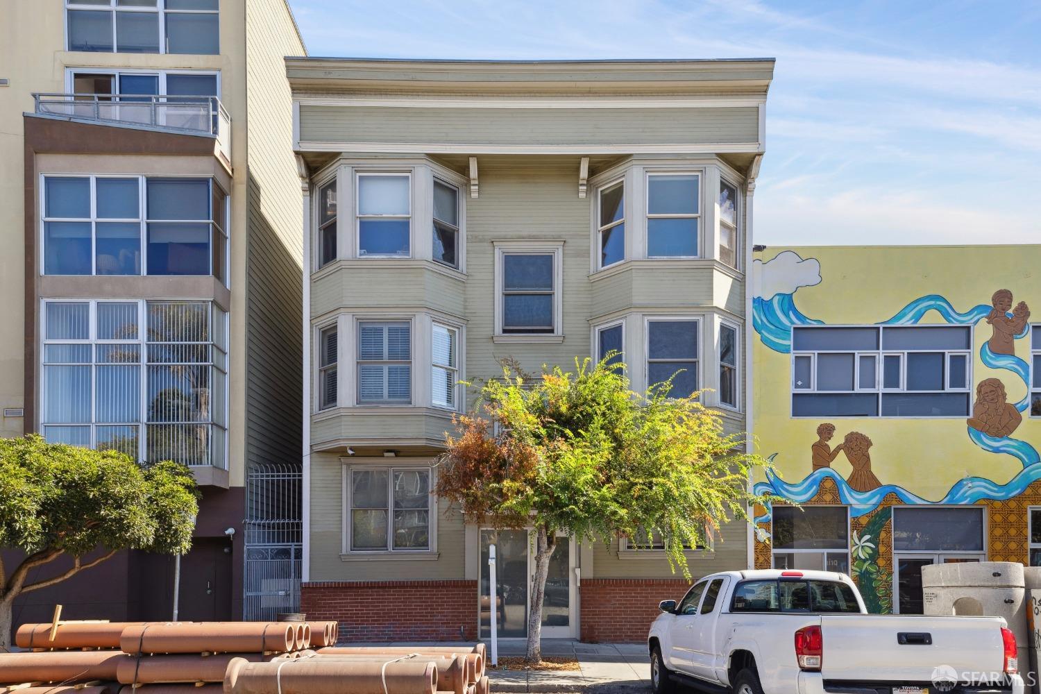 187 Russ Street