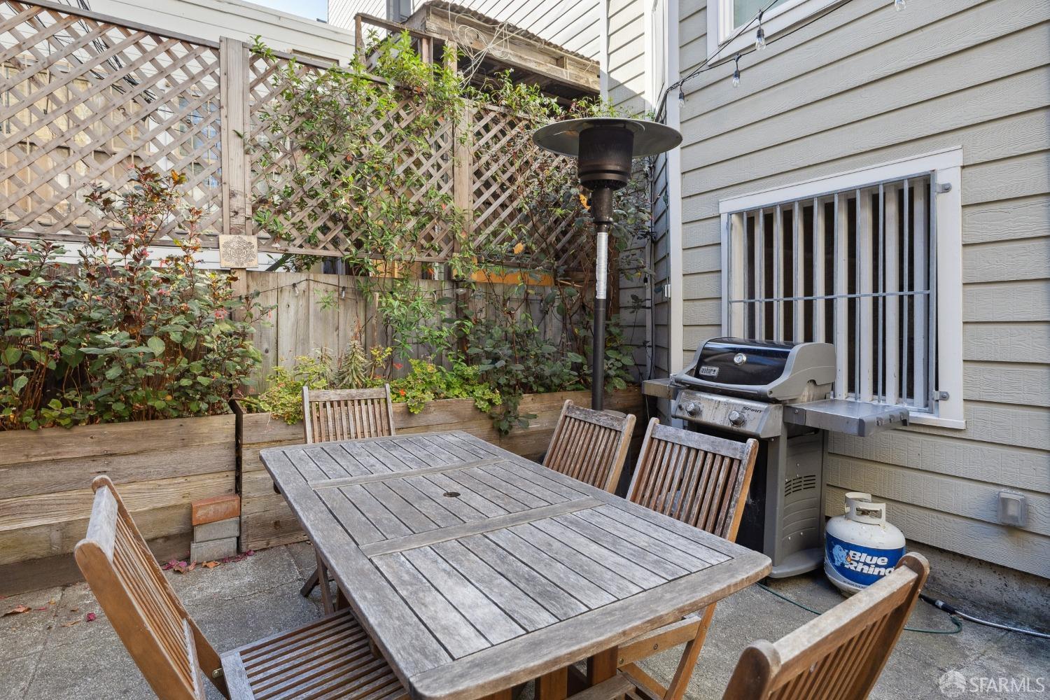 187 Russ Street