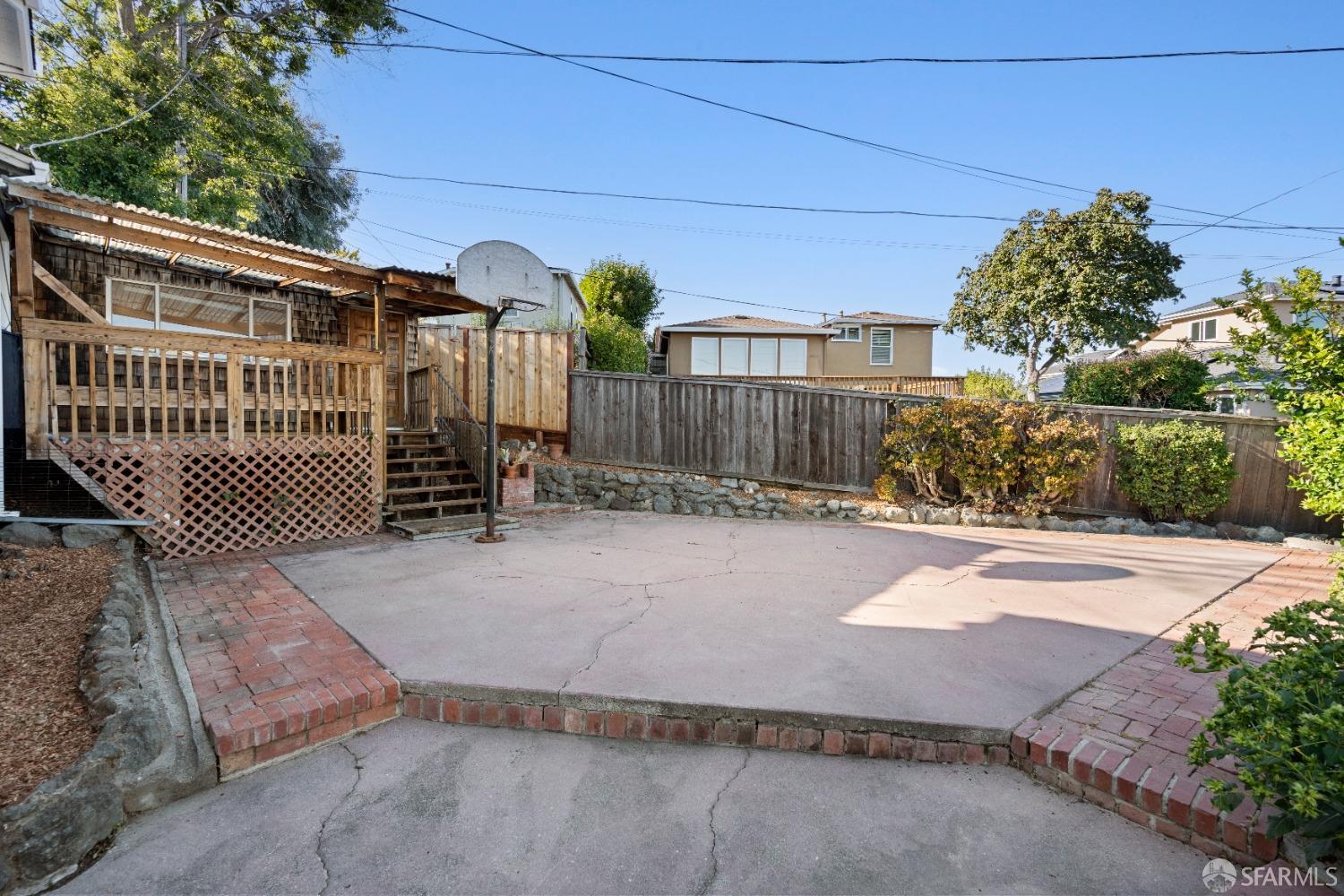 666 Cedar Avenue