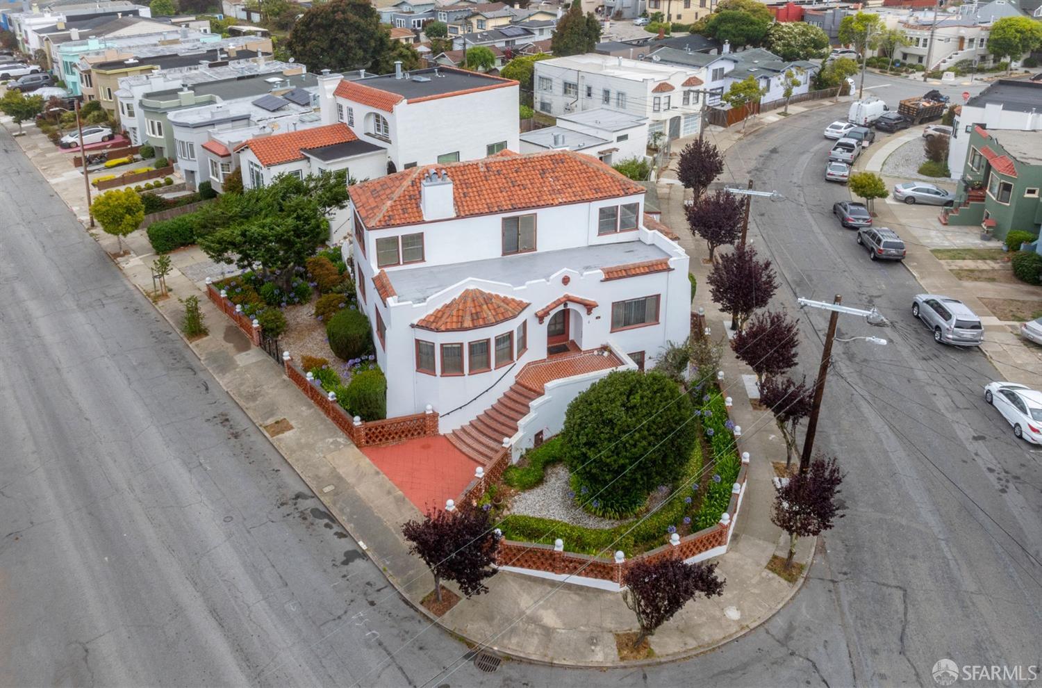 2 Santa Ysabel Avenue