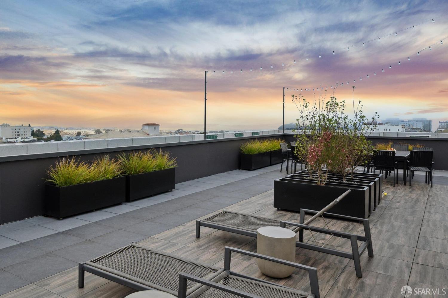 1580 Pacific Avenue # 207