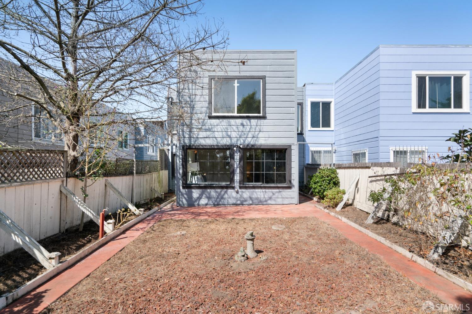 2533 Moraga Street