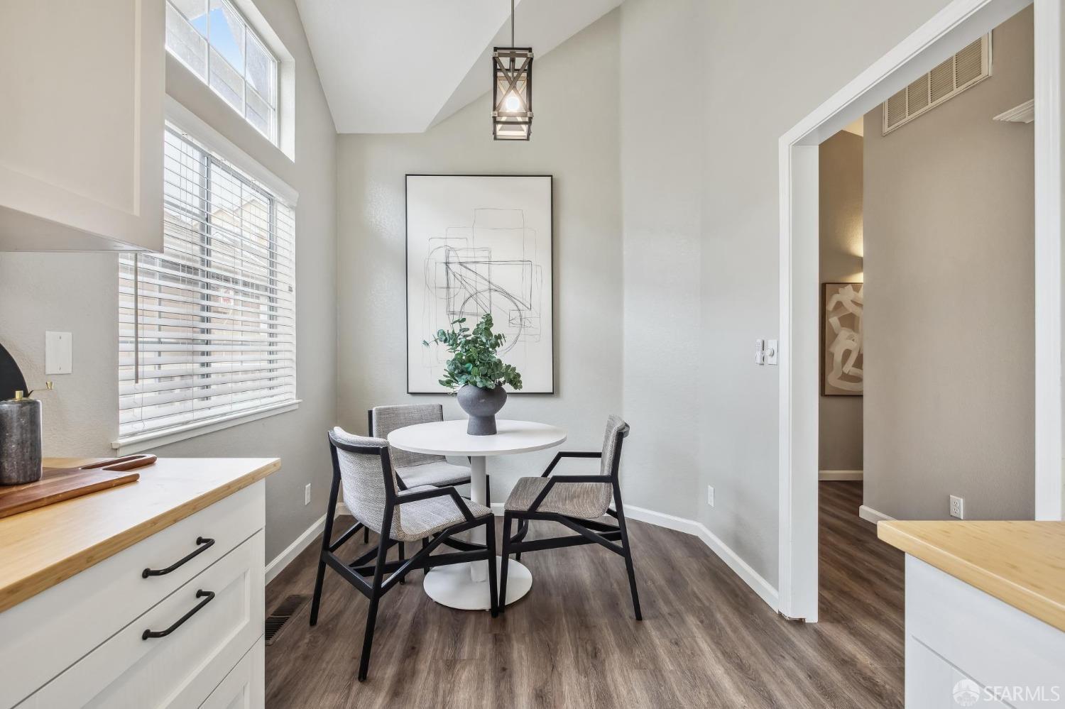 212 Carnelian Road