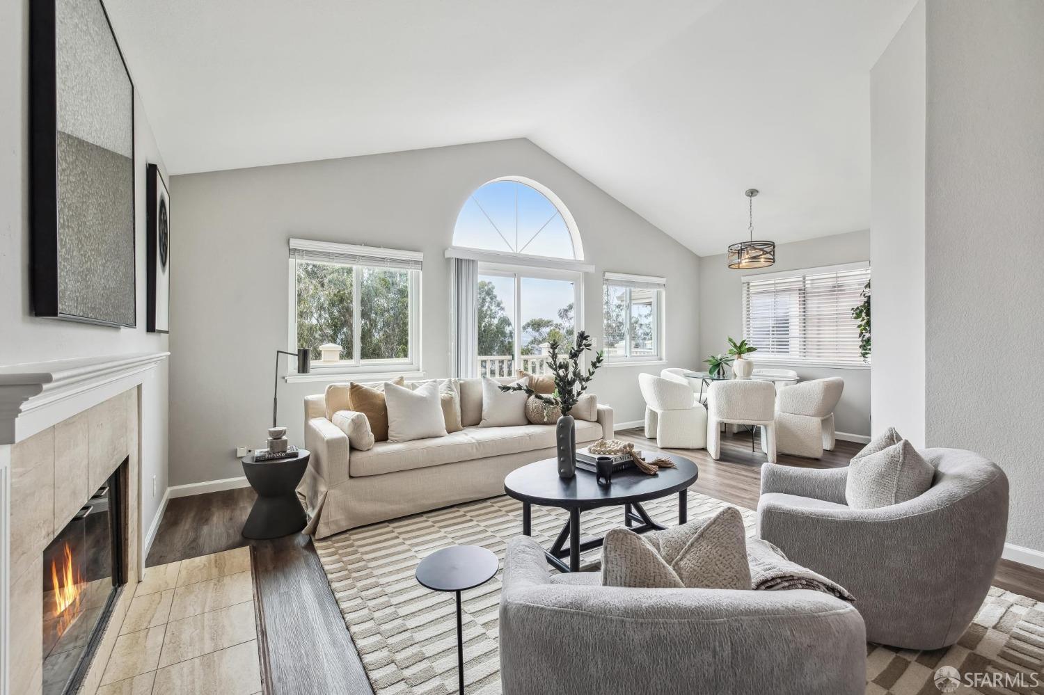212 Carnelian Road