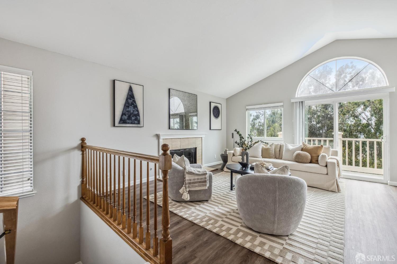 212 Carnelian Road