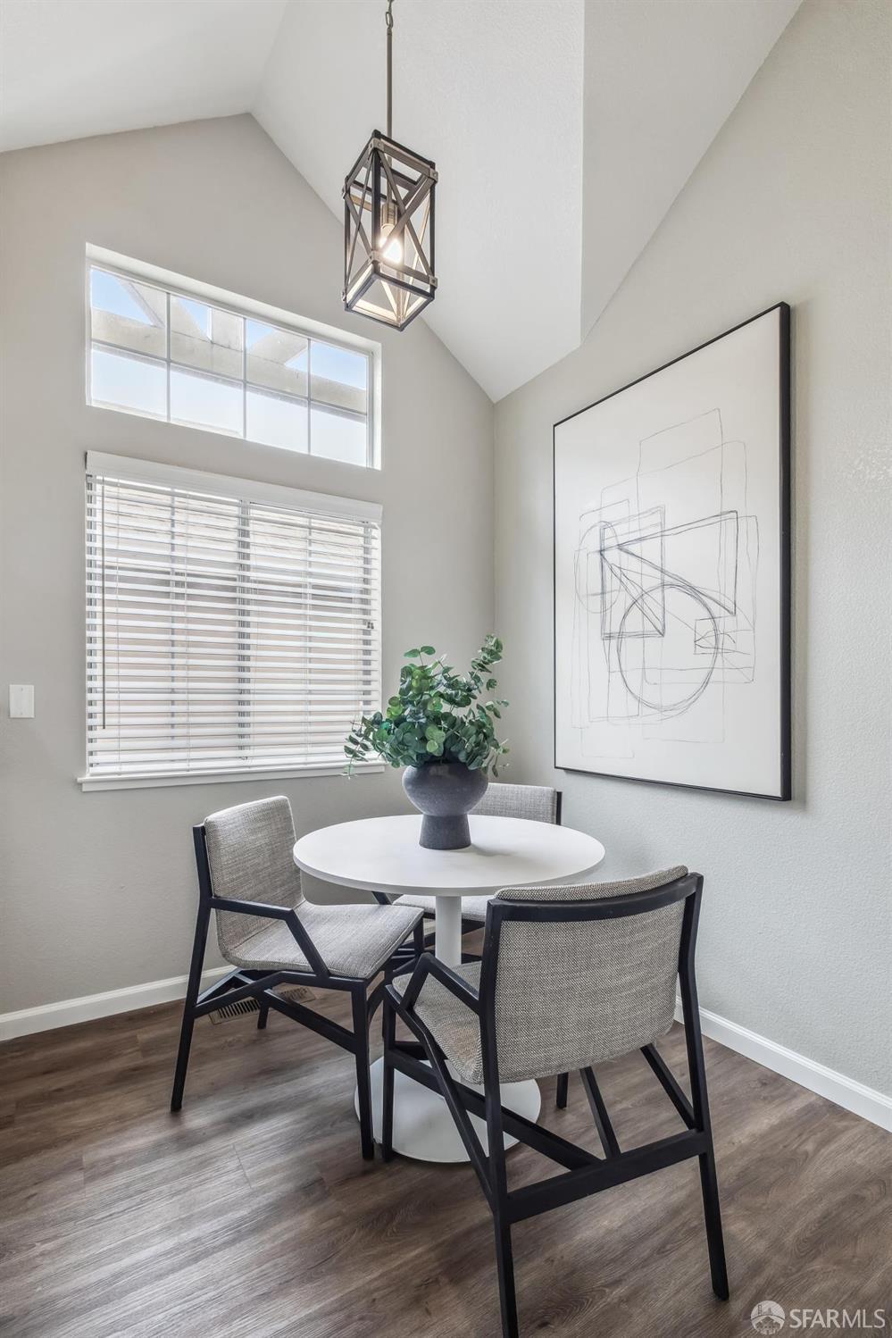 212 Carnelian Road
