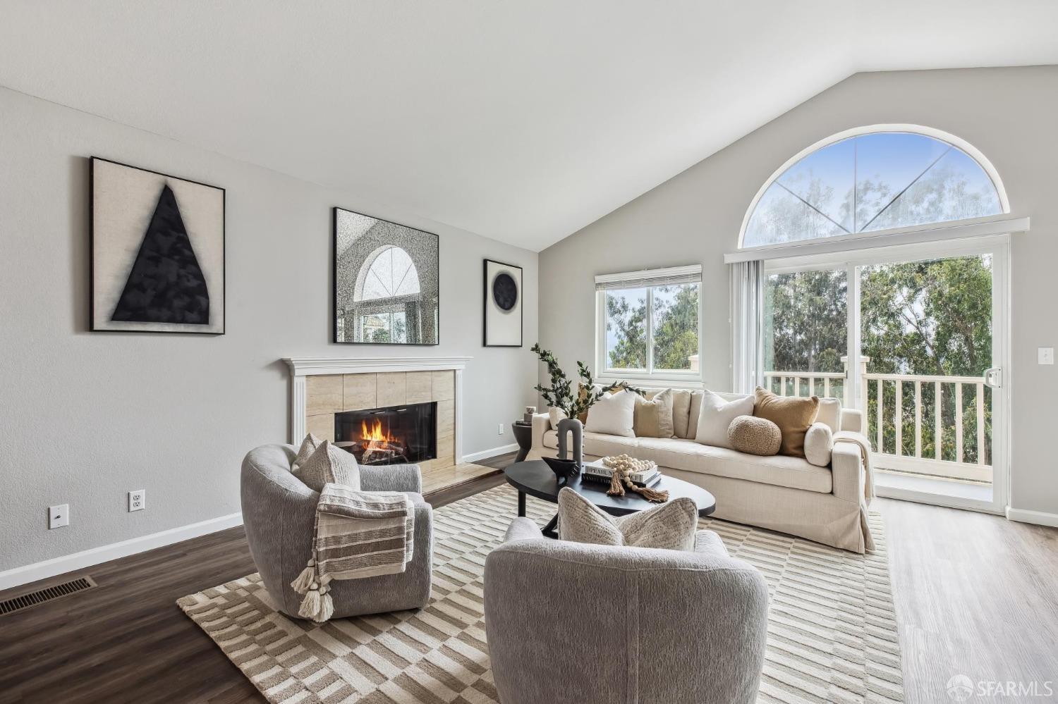 212 Carnelian Road