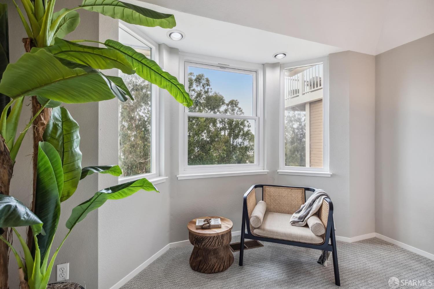 212 Carnelian Road