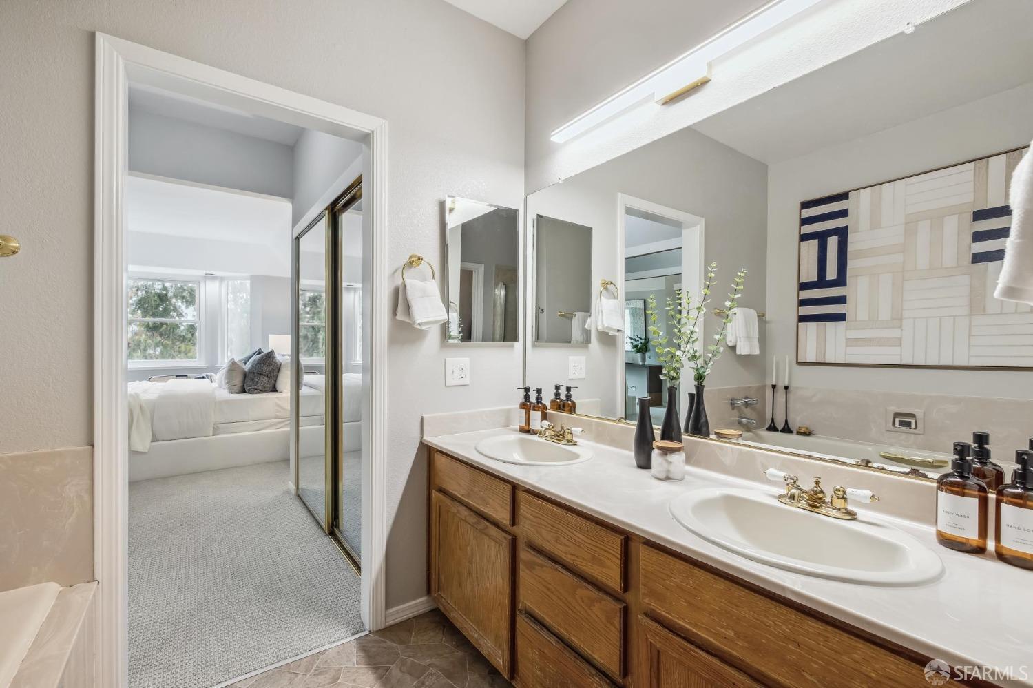 212 Carnelian Road