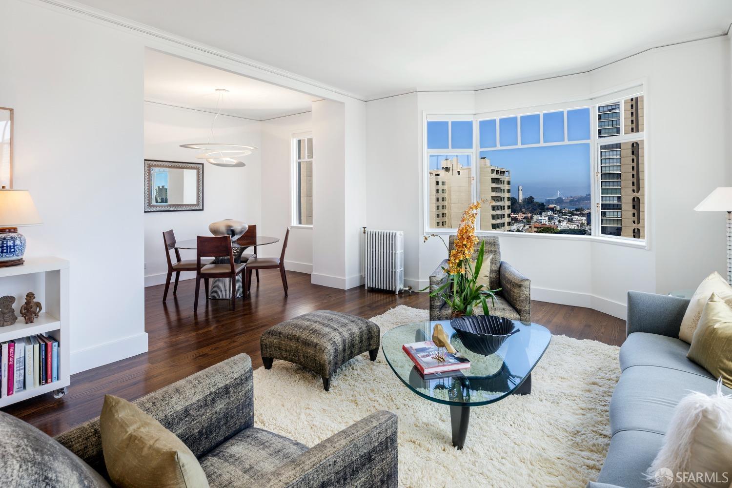 1101 Green Street # 902