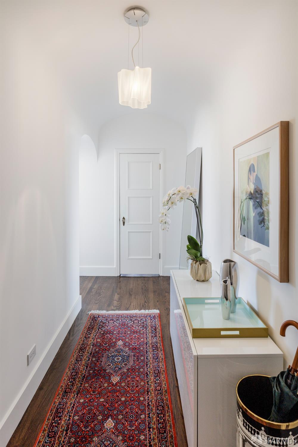 1101 Green Street # 902