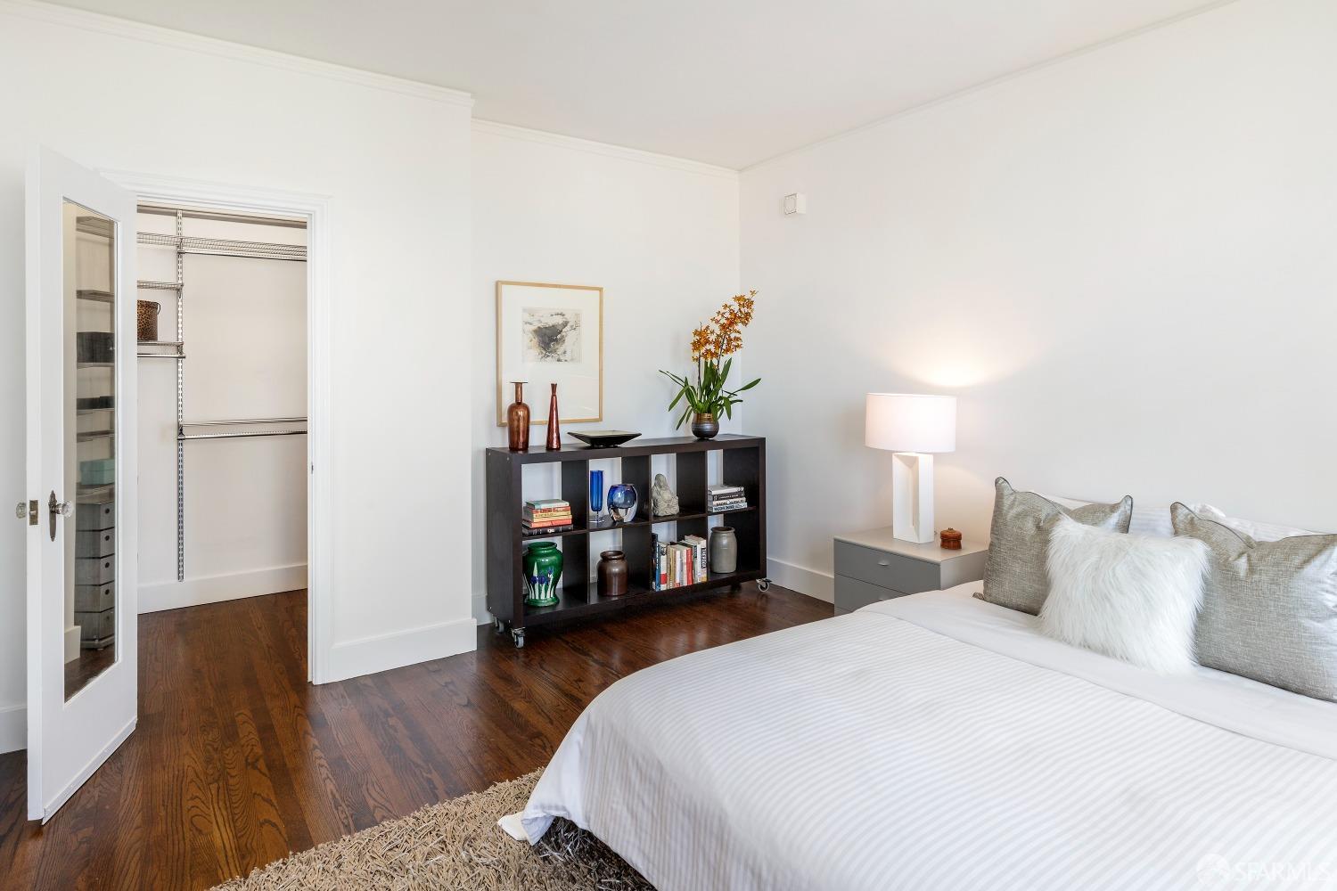 1101 Green Street # 902