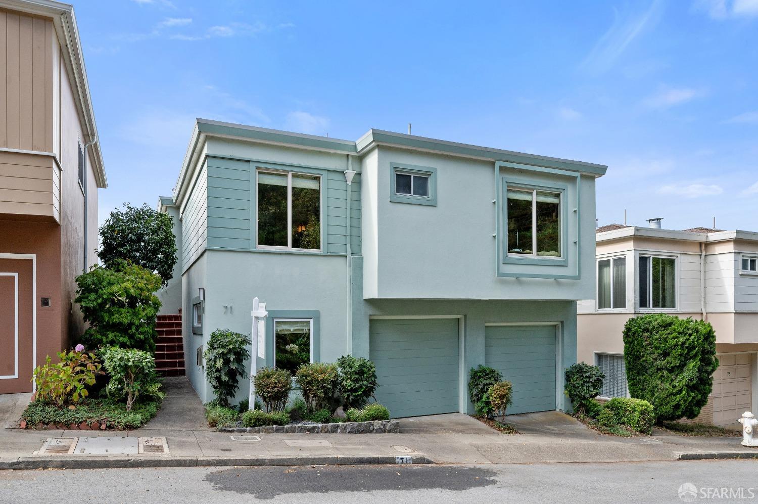 71 Knollview Way
