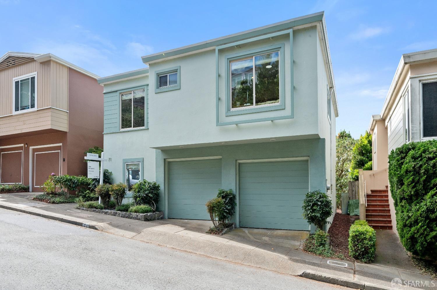 71 Knollview Way