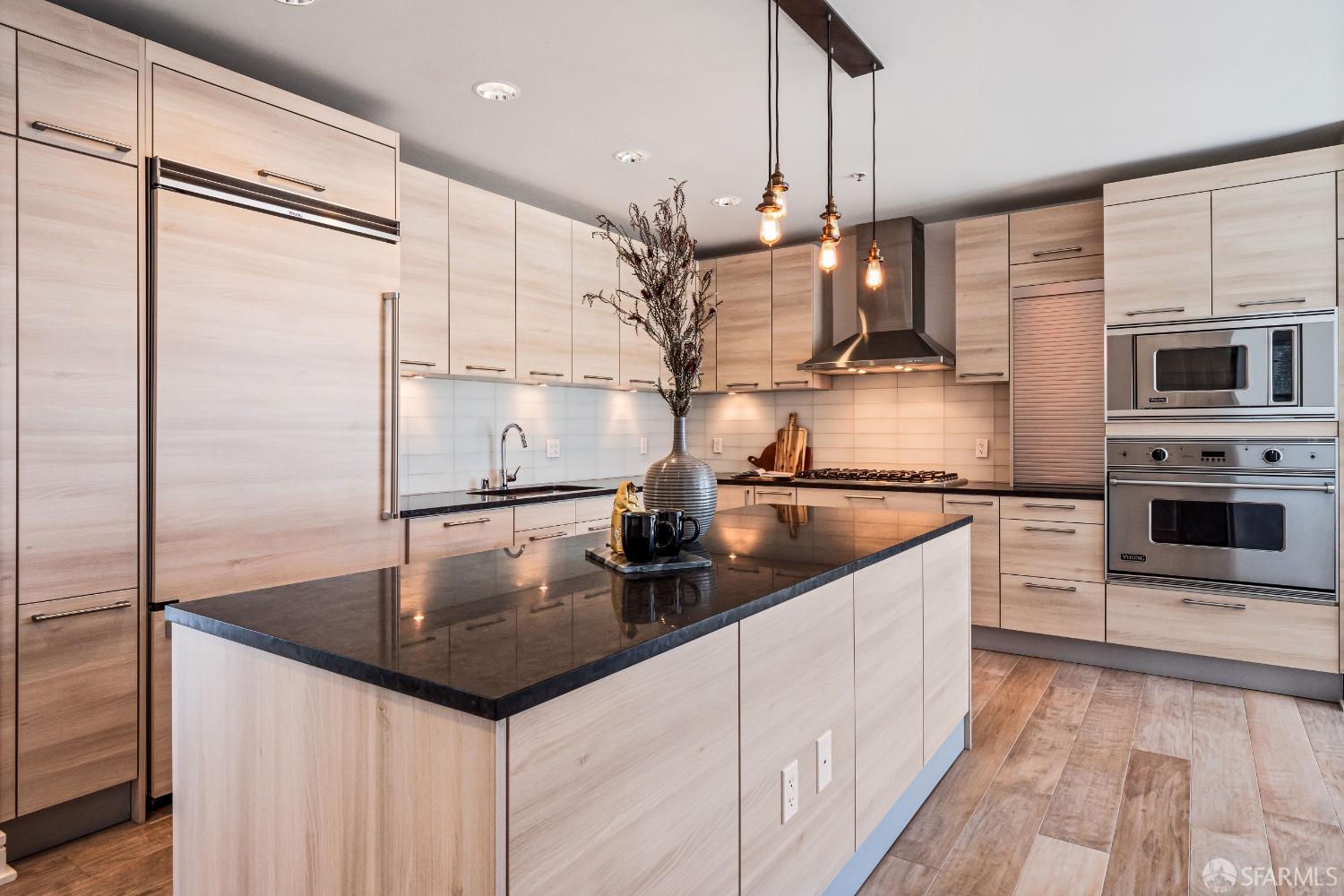 631 Folsom Street Unit: PHD