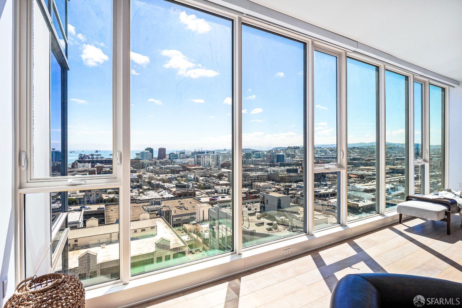 631 Folsom Street Unit: PHD