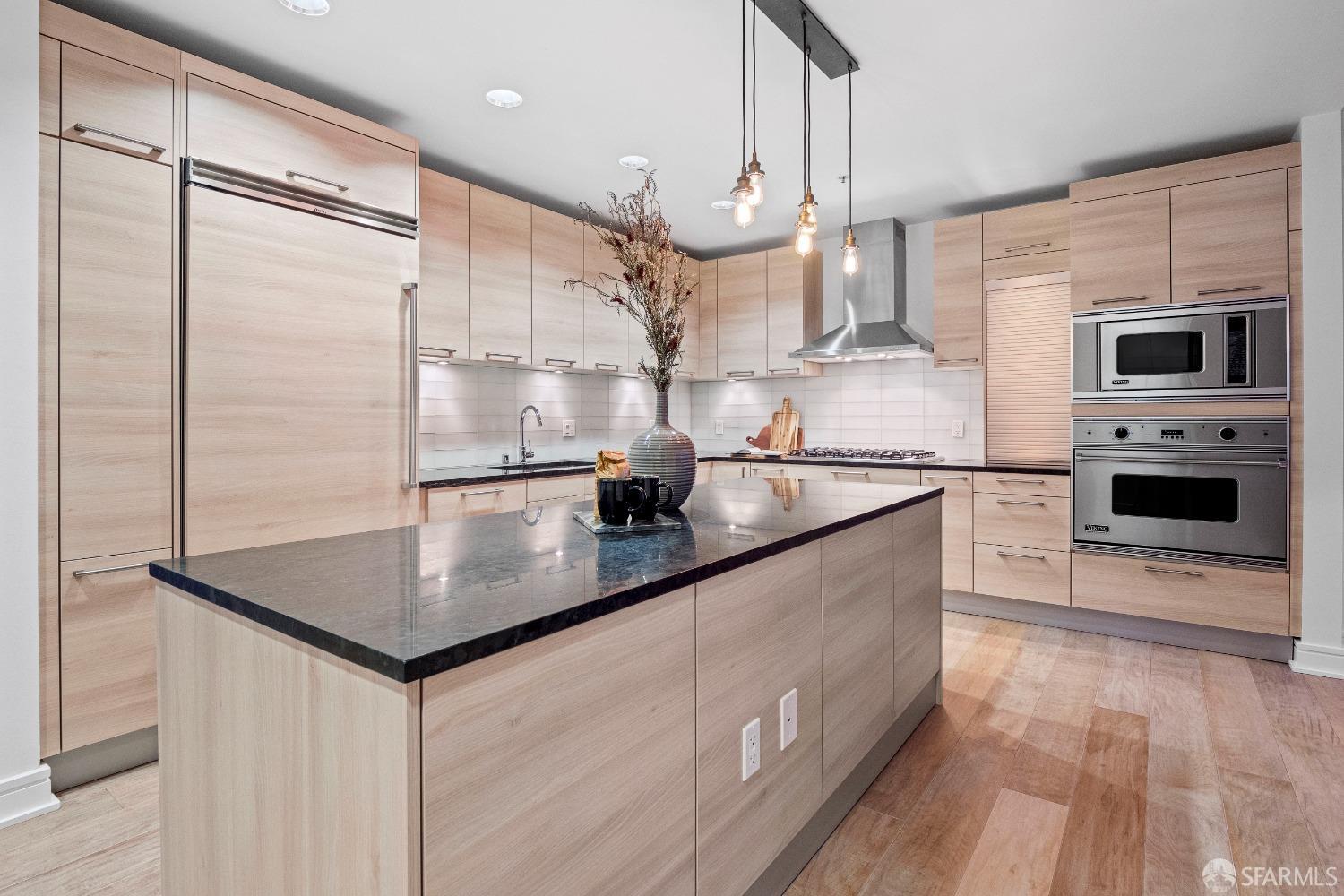 631 Folsom Street Unit: PHD