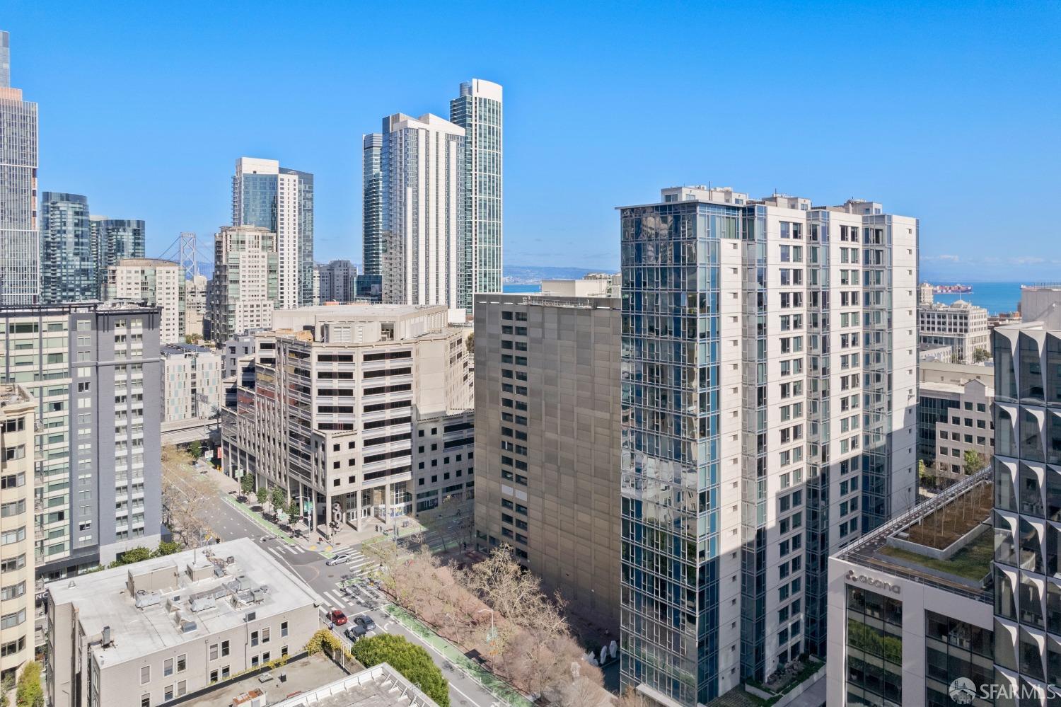 631 Folsom Street Unit: PHD