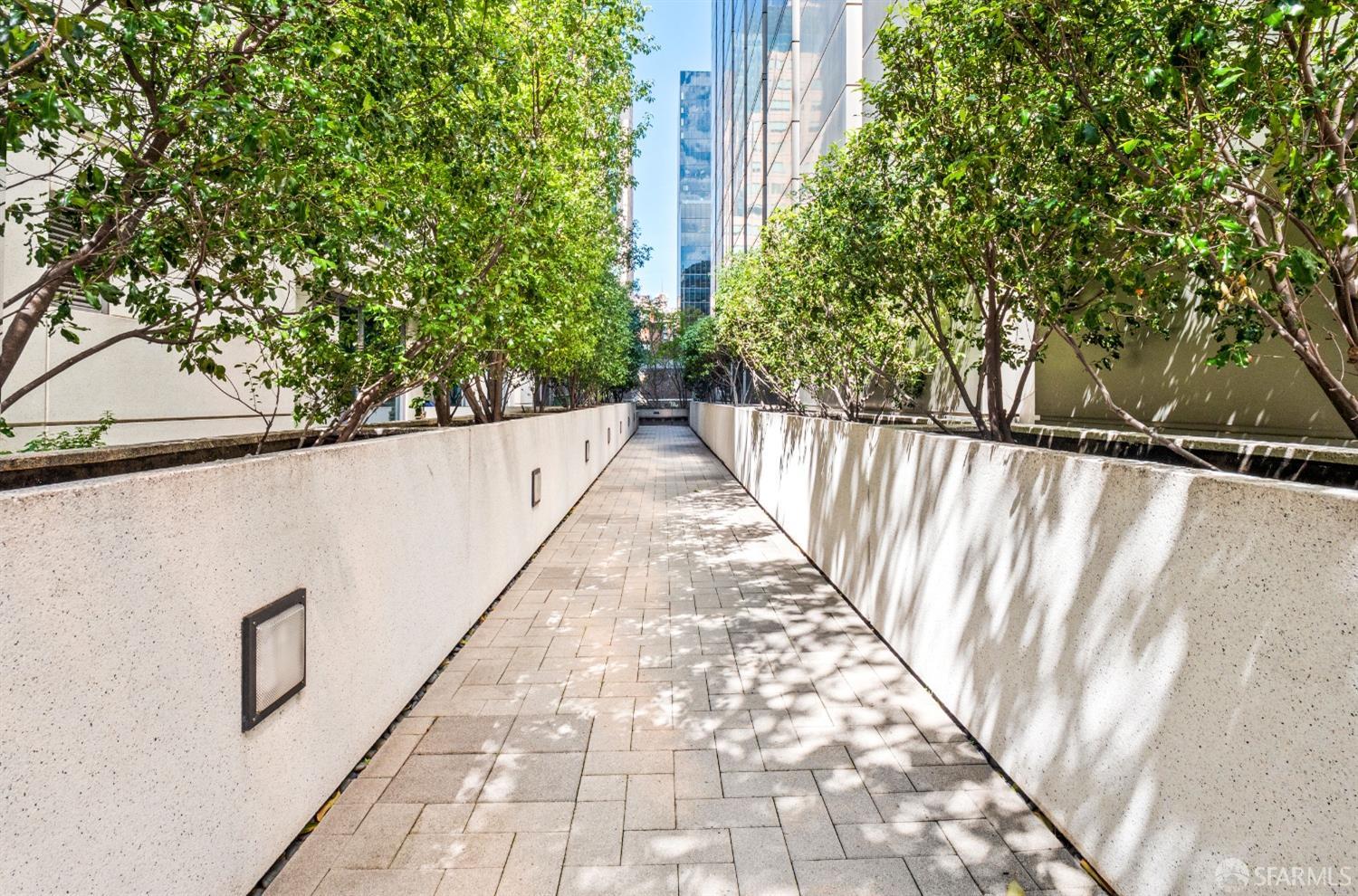631 Folsom Street Unit: PHD