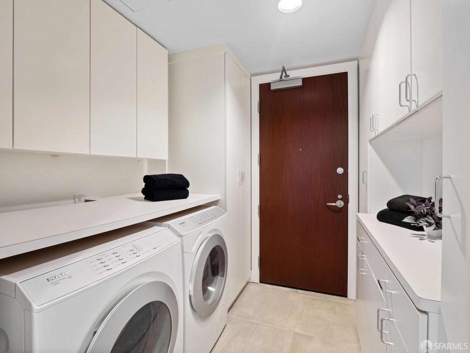 631 Folsom Street Unit: PHD