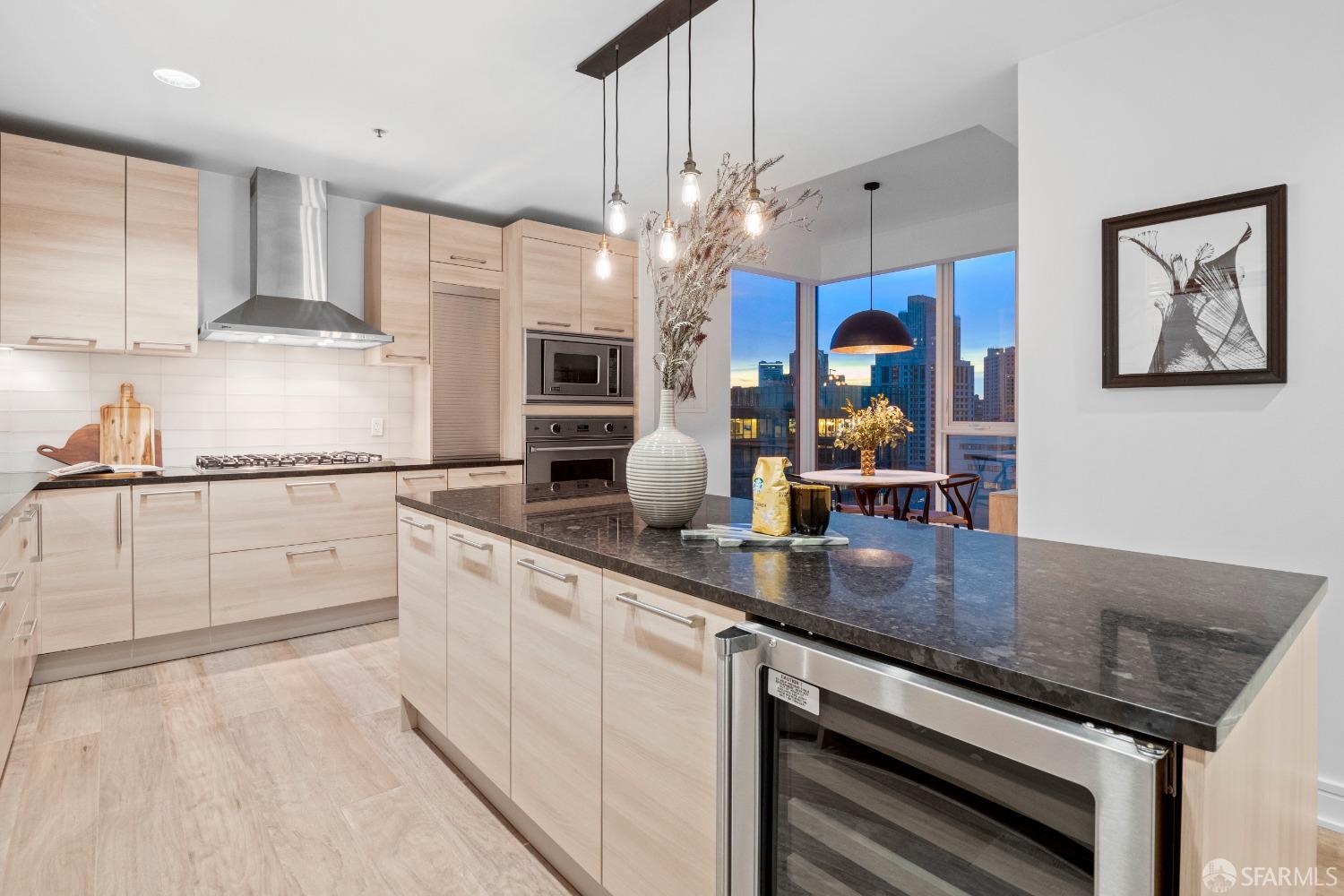 631 Folsom Street Unit: PHD