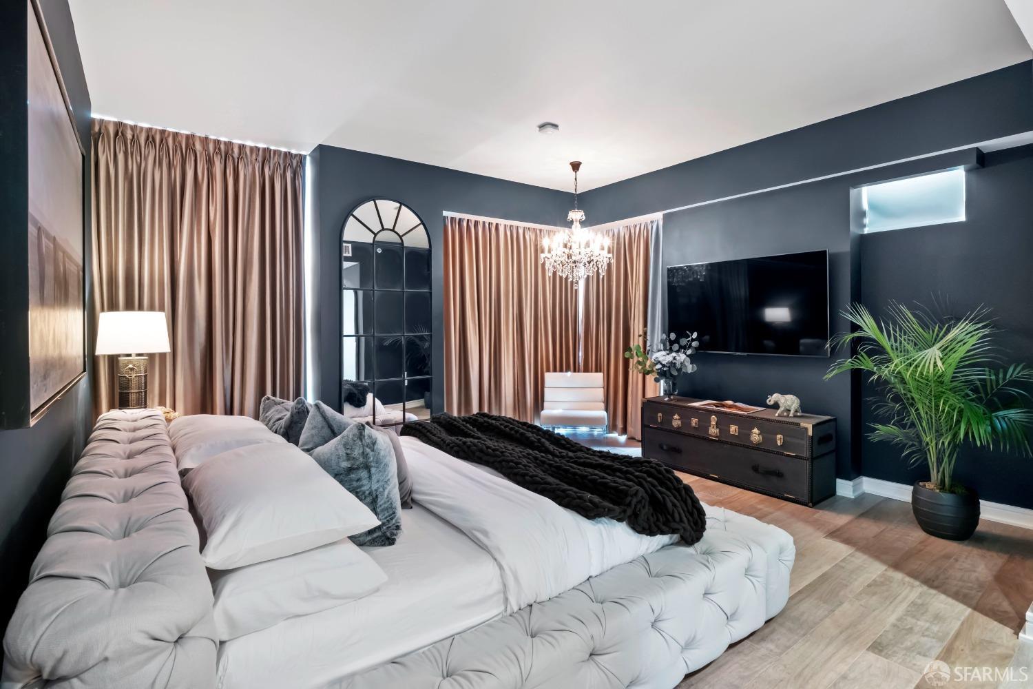 631 Folsom Street Unit: PHD