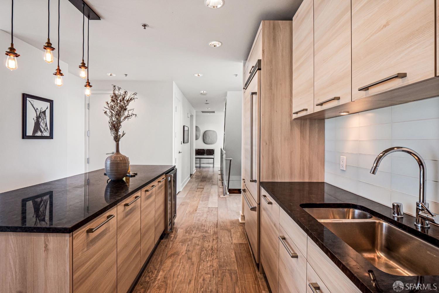 631 Folsom Street Unit: PHD
