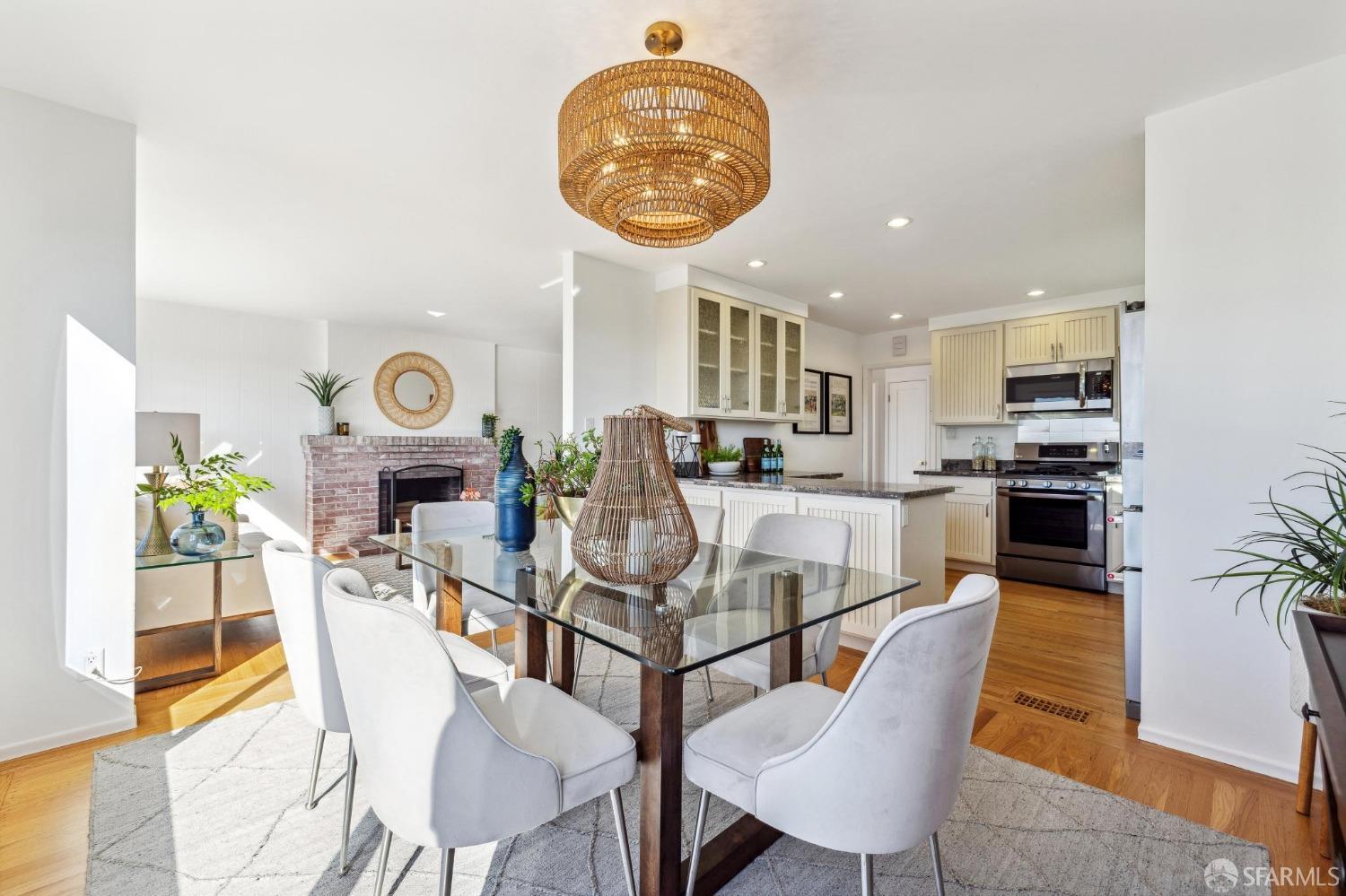119 Knollview Way