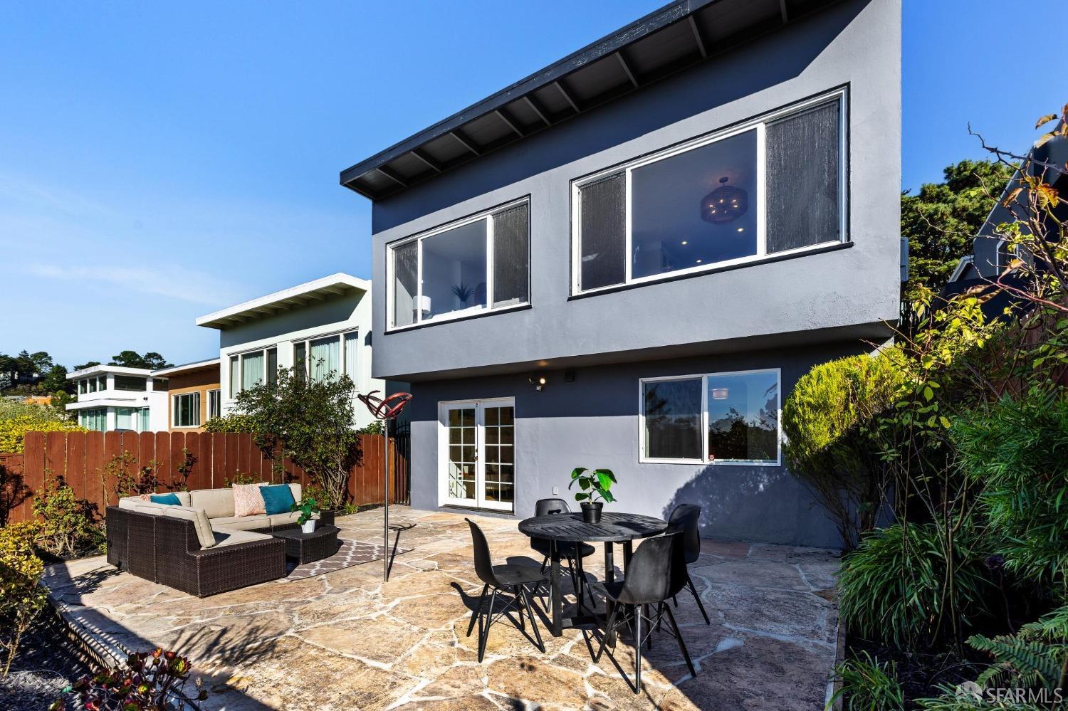 119 Knollview Way