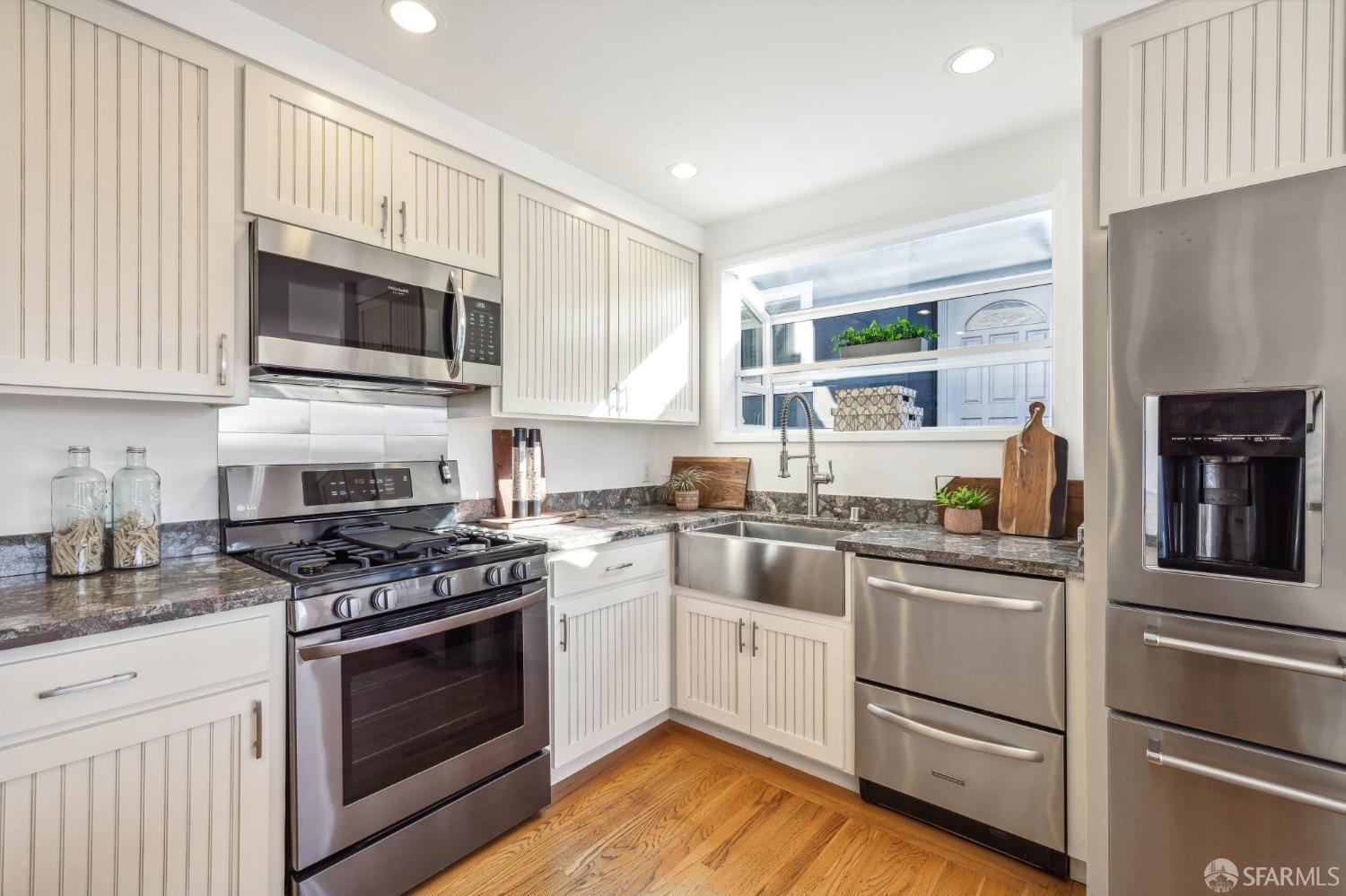 119 Knollview Way