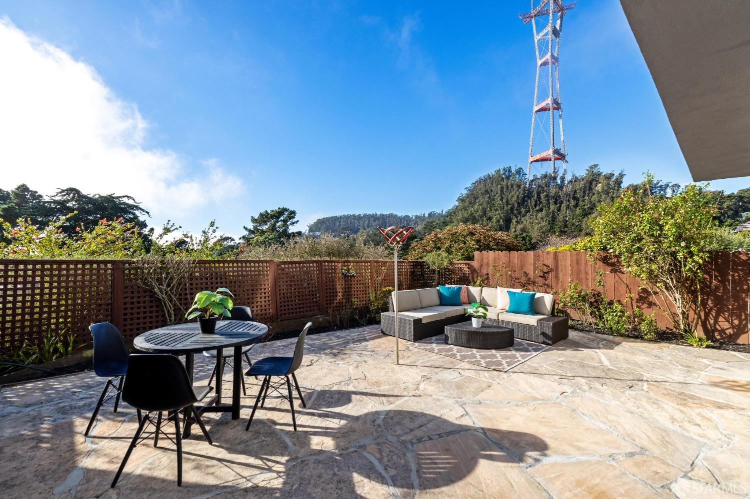 119 Knollview Way