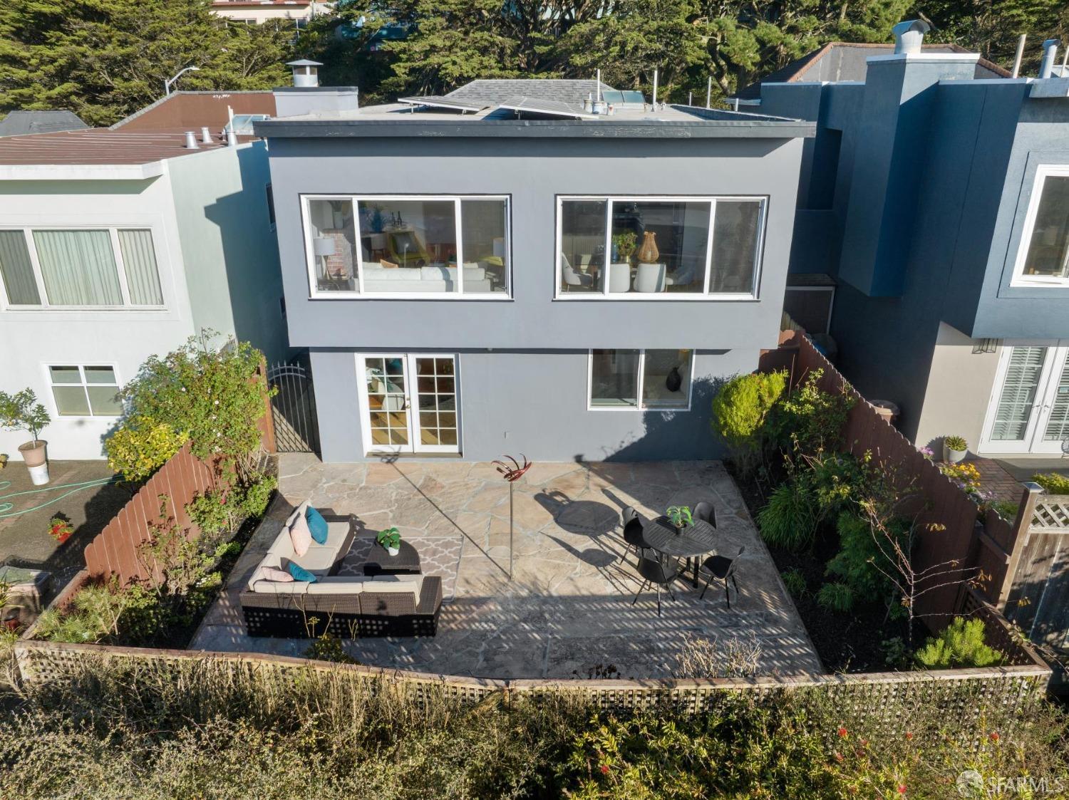 119 Knollview Way