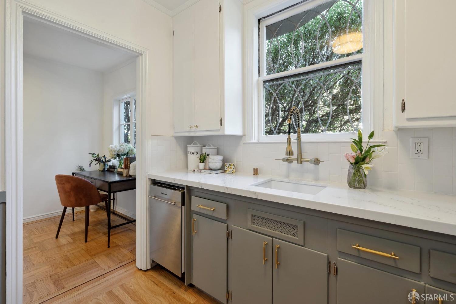 2 Rossi Avenue