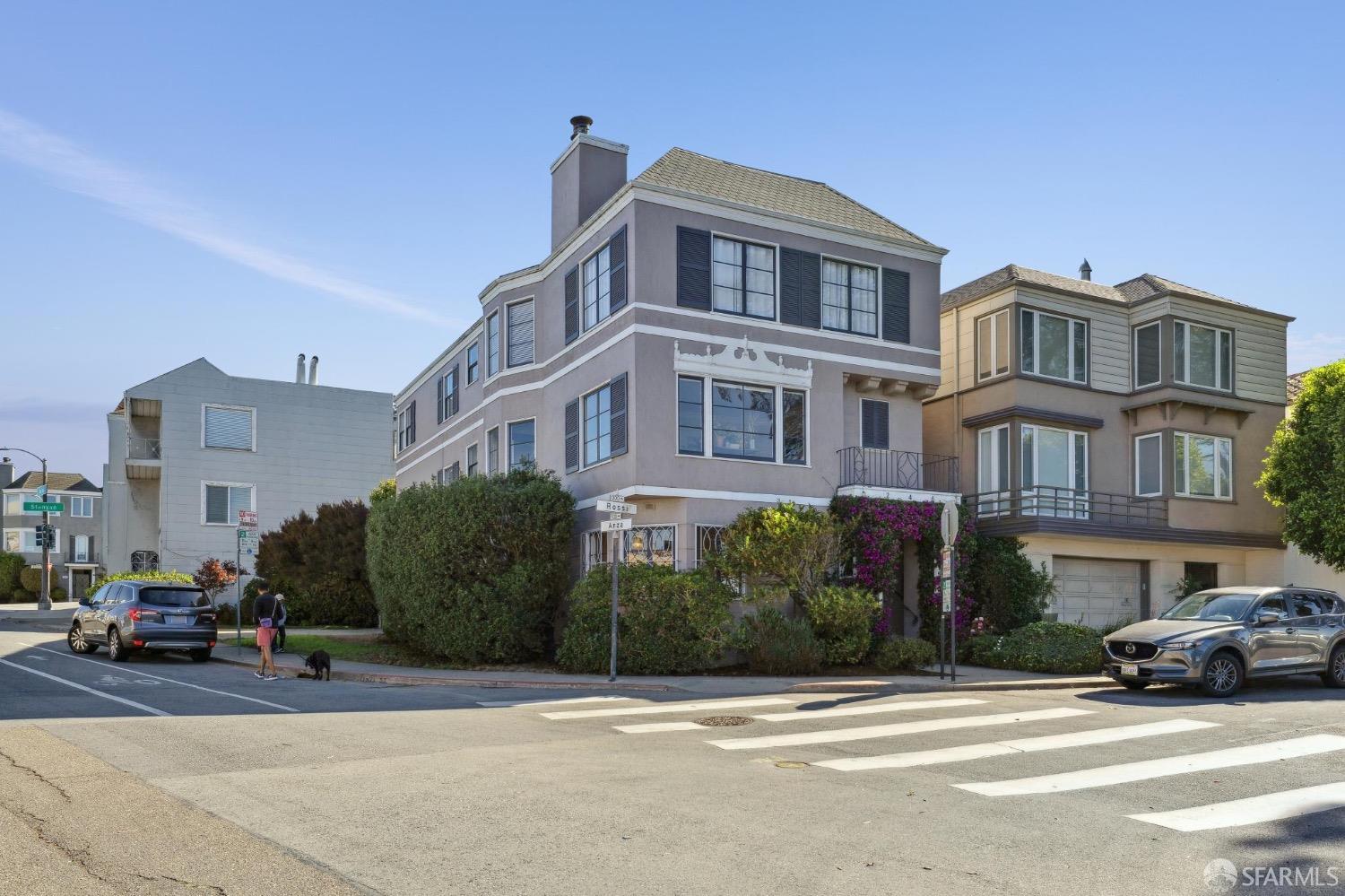 2 Rossi Avenue