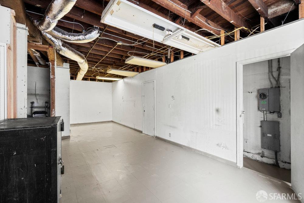 4998 Mission Street