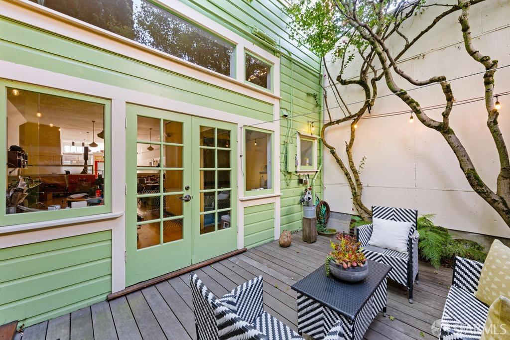 867 Valencia Street